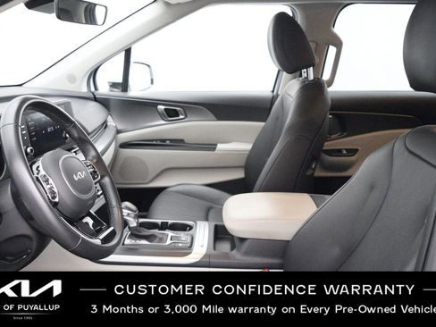 Used 2024 Kia Carnival LX FWD image 10