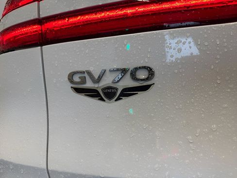 Used 2024 Genesis GV70 2.5T AWD/4WD image 9