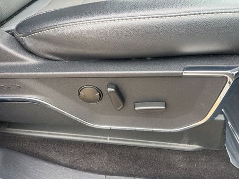 Used 2022 Ford F150 Lariat w/ Equipment Group 501A Mid image 61