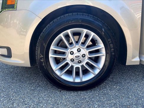 Used 2017 Ford Flex SEL w/ Equipment Group 202A AWD/4WD image 9