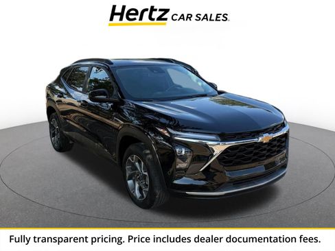 Used 2025 Chevrolet Trax LT FWD image 1