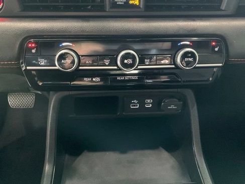 Certified 2025 Honda Pilot Sport image 12