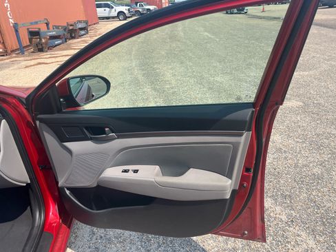 Used 2018 Hyundai Elantra SEL FWD image 19