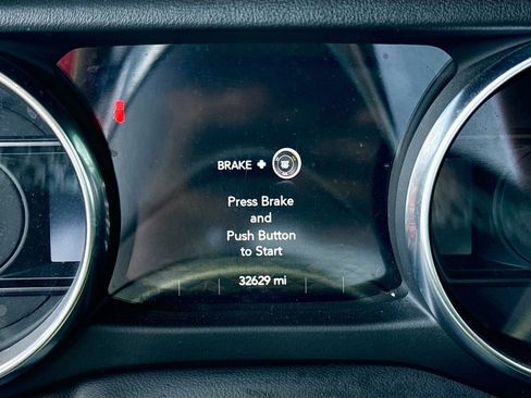 Used 2023 Jeep Wrangler Unlimited Sahara AWD/4WD image 13