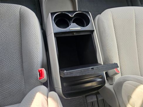 Used 2012 Toyota Sienna LE w/ Towing Pkg image 28