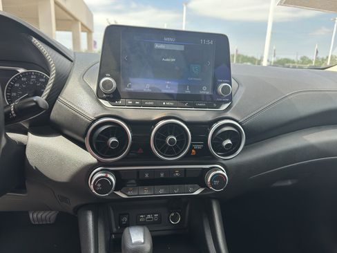 Used 2025 Nissan Sentra SV FWD image 16