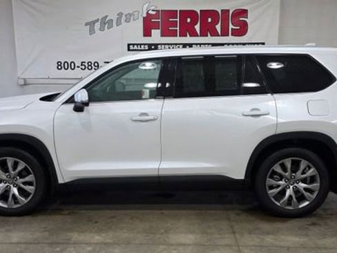 Used 2024 Toyota Grand Highlander Limited image 2