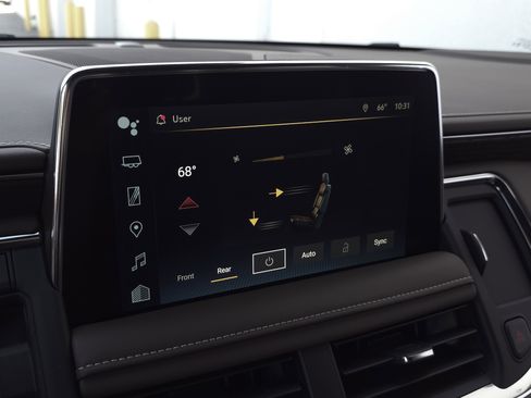 Used 2024 Chevrolet Suburban High Country w/ Advanced Technology Package image 22