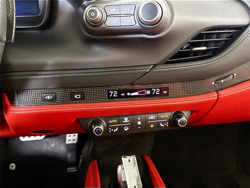 Used 2022 Ferrari F8 Tributo image 21