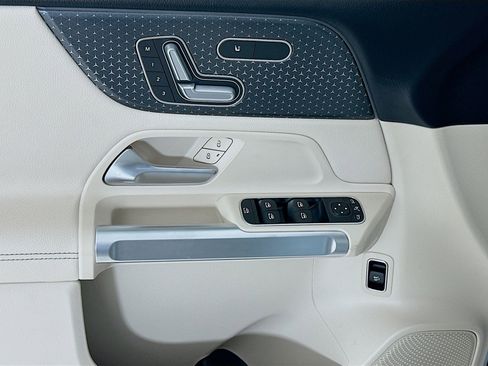 New 2026 Mercedes-Benz GLB 250 image 18