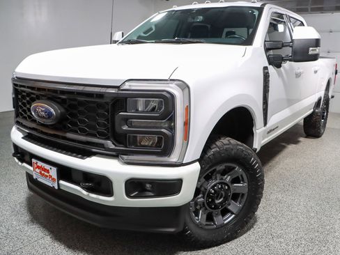Used 2023 Ford F250 Lariat w/ Sport Appearance Package AWD/4WD image 33