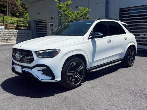 Used 2024 Mercedes-Benz GLE 450 4MATIC image 3