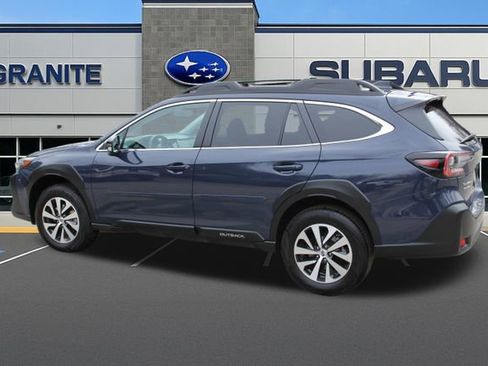 Used 2025 Subaru Outback Premium AWD/4WD image 8