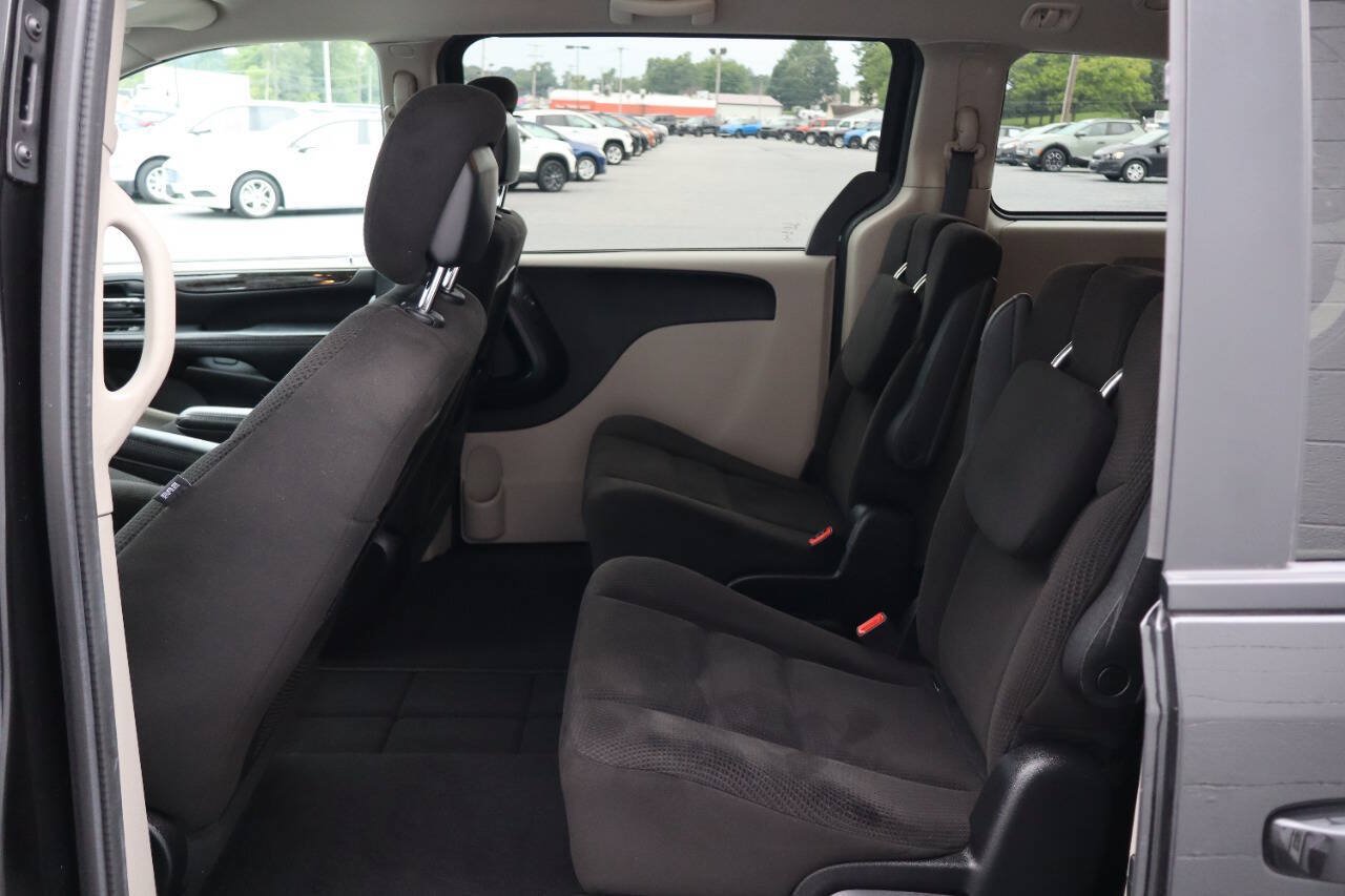 Used 2016 Dodge Grand Caravan SE w/ Quick Order Package 29E SE FWD image 5