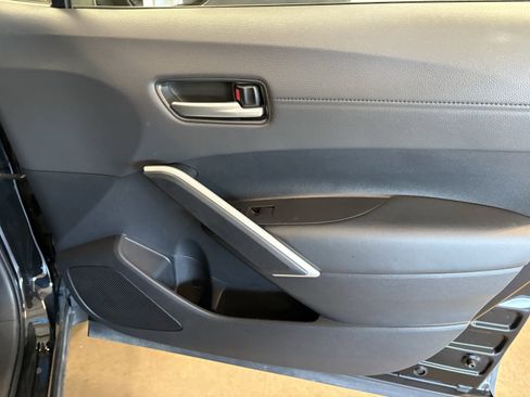 Certified 2025 Toyota Corolla Cross XLE image 35