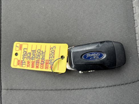 Used 2022 Ford Transit 350 XLT image 30