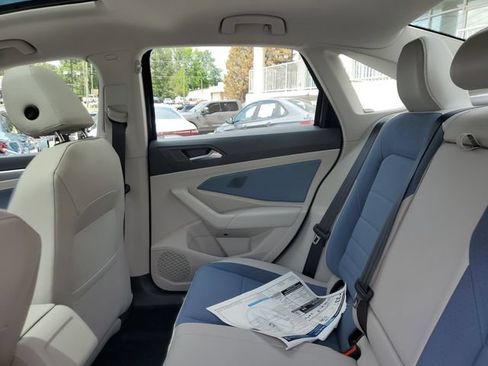 New 2026 Volkswagen Jetta SE FWD image 10
