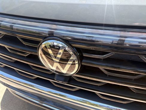 Used 2025 Volkswagen Atlas SEL Premium R-Line AWD/4WD image 8