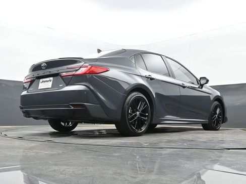 Used 2025 Toyota Camry SE image 26