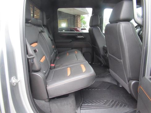 Used 2024 GMC Sierra 2500 AT4 w/ AT4 Premium Plus Package AWD/4WD image 10