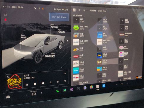 Used 2025 Tesla Cybertruck AWD Crew Cab image 23