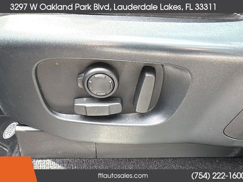 Used 2020 Land Rover Discovery HSE image 19