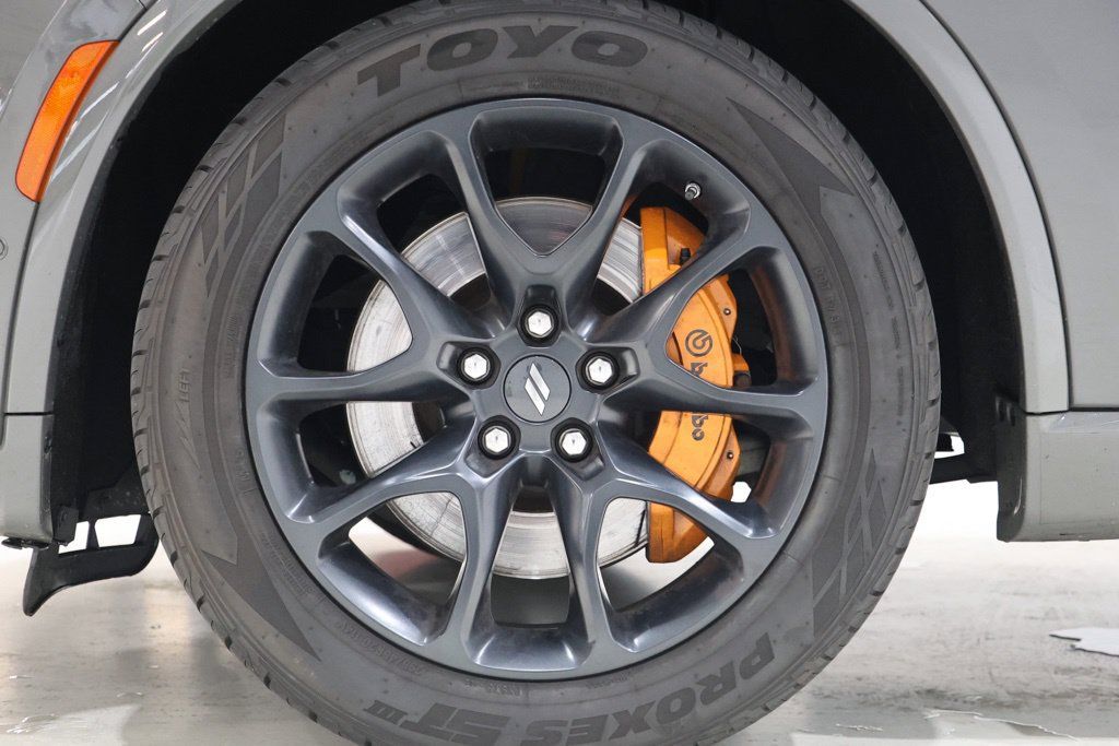 Used 2023 Dodge Durango R/T w/ Hemi Orange Plus Package AWD/4WD image 11