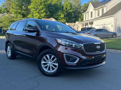 Used 2018 Kia Sorento FWD image 6