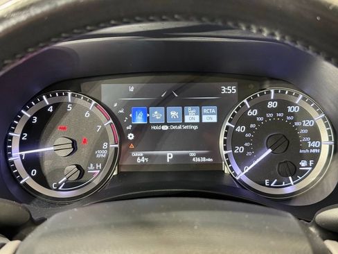 Used 2023 Toyota Highlander XLE AWD/4WD image 28