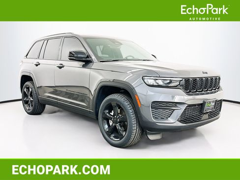 Used 2024 Jeep Grand Cherokee Altitude image 1