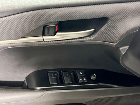 Used 2025 Toyota Camry SE image 16