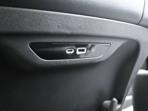 Used 2025 Chrysler Pacifica Select FWD image 14