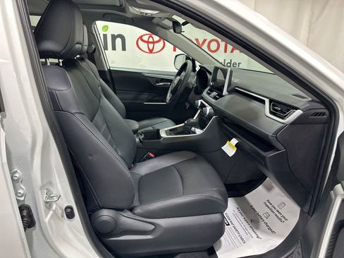 Used 2025 Toyota RAV4 XLE Premium image 12