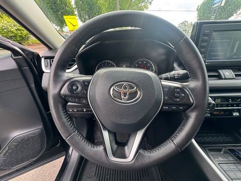 Used 2021 Toyota RAV4 XLE w/ XLE Grade Weather Package AWD/4WD image 19