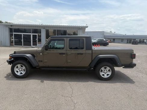 Used 2020 Jeep Gladiator Sport w/ Quick Order Package 24S AWD/4WD image 3