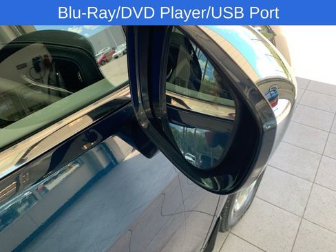 Used 2022 Chrysler Pacifica Limited w/ Uconnect Theater Family Group image 22