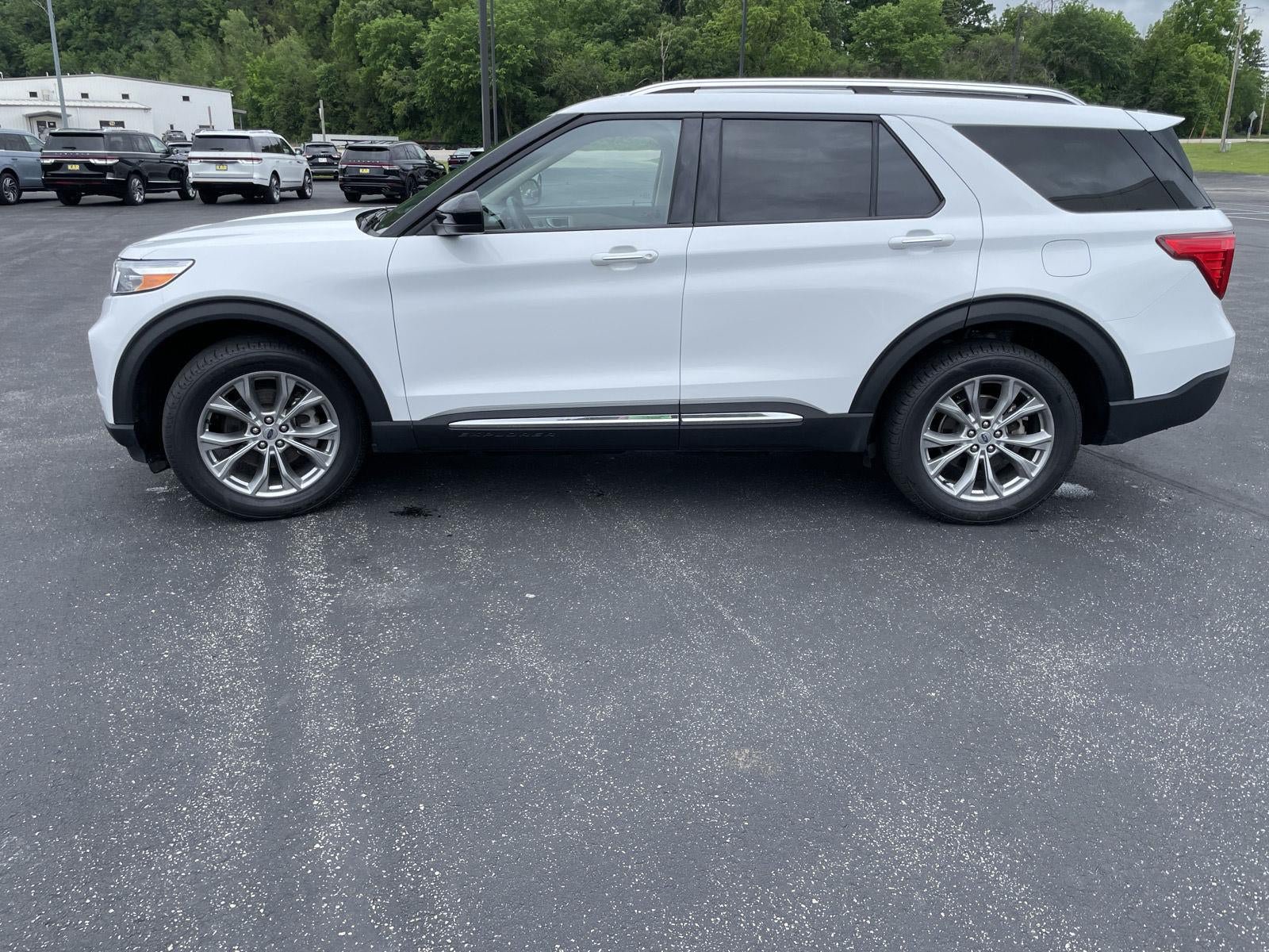 Used 2024 Ford Explorer Limited AWD/4WD image 6