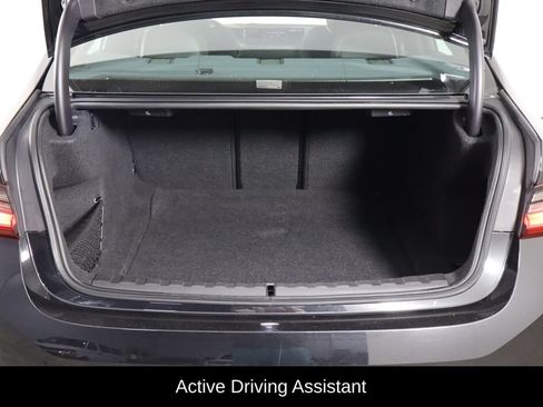 Used 2024 BMW 330i Sedan RWD image 17