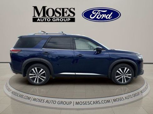 Used 2025 Nissan Pathfinder Platinum w/ Cargo Package FWD image 2