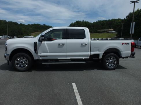 New 2025 Ford F250 Lariat w/ Chrome Package image 6