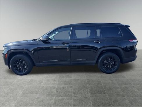 Used 2024 Jeep Grand Cherokee L Laredo image 2