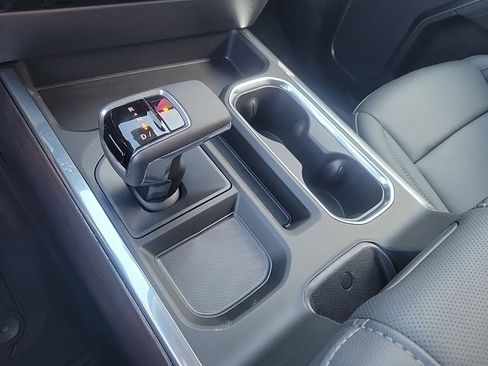 New 2026 GMC Sierra 1500 SLT image 35