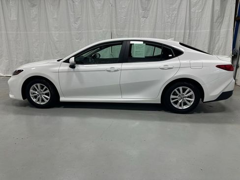 Used 2026 Toyota Camry LE FWD image 4