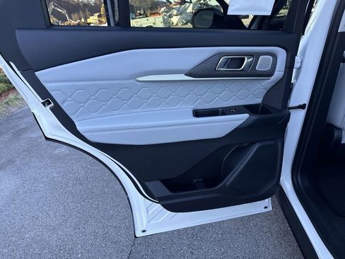 New 2026 Ford Explorer Platinum w/ LUX Leather Package image 27