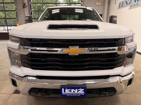 Used 2026 Chevrolet Silverado 2500 LT AWD/4WD image 3