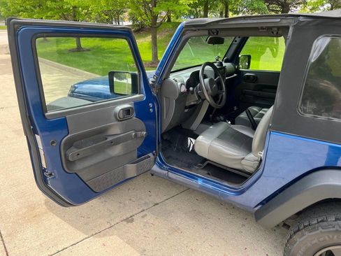 Used 2009 Jeep Wrangler X AWD/4WD image 23