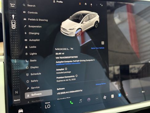 Used 2023 Tesla Model X Standard Range image 18