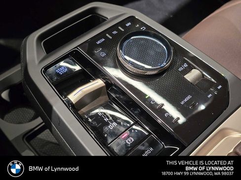 New 2026 BMW iX xDrive60 image 32