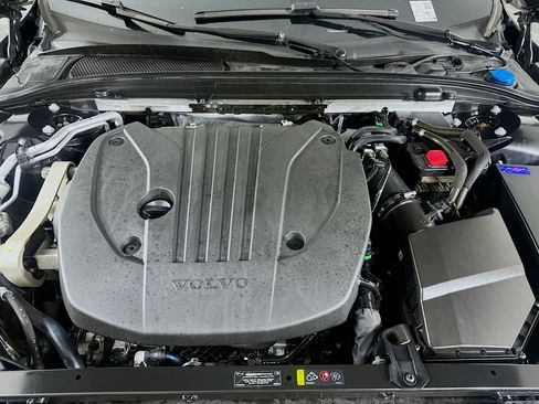 Used 2024 Volvo S60 B5 Core image 33
