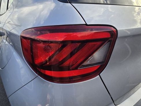 Used 2020 Hyundai Venue SEL image 7